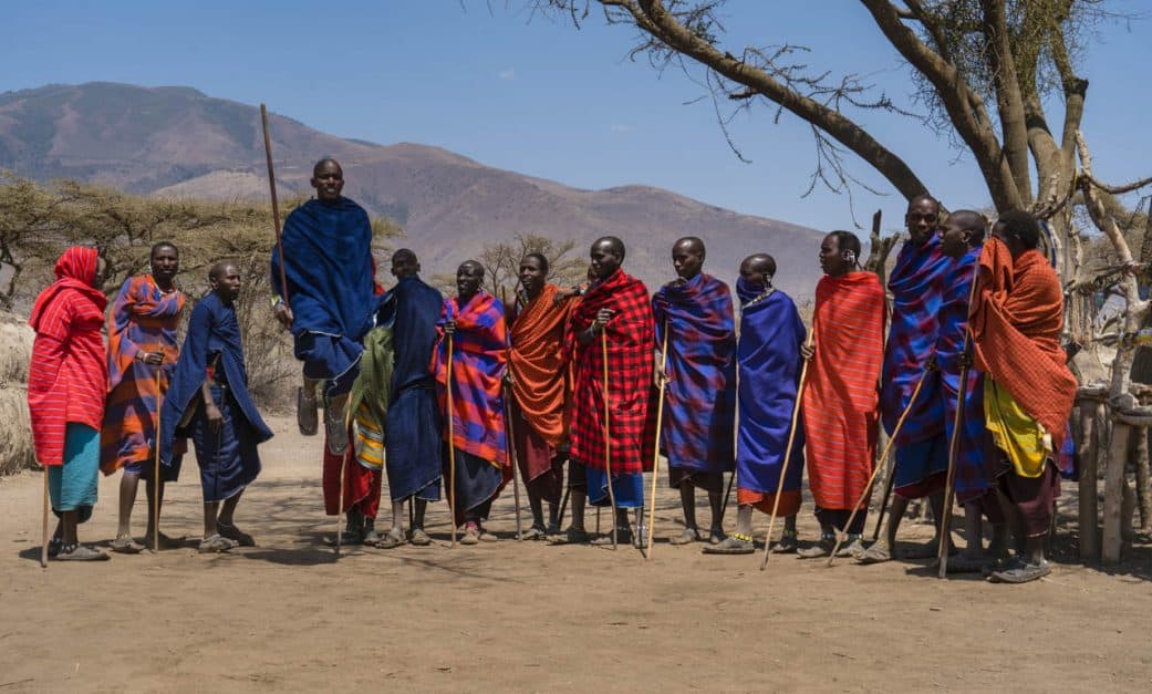 Maasai-tribe-visit-jumping